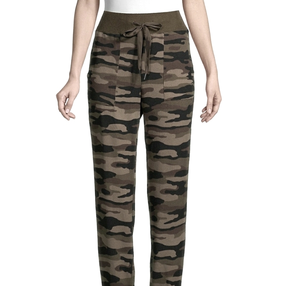 Camo print knit pull on pants with pockets - Picture 1 of 3